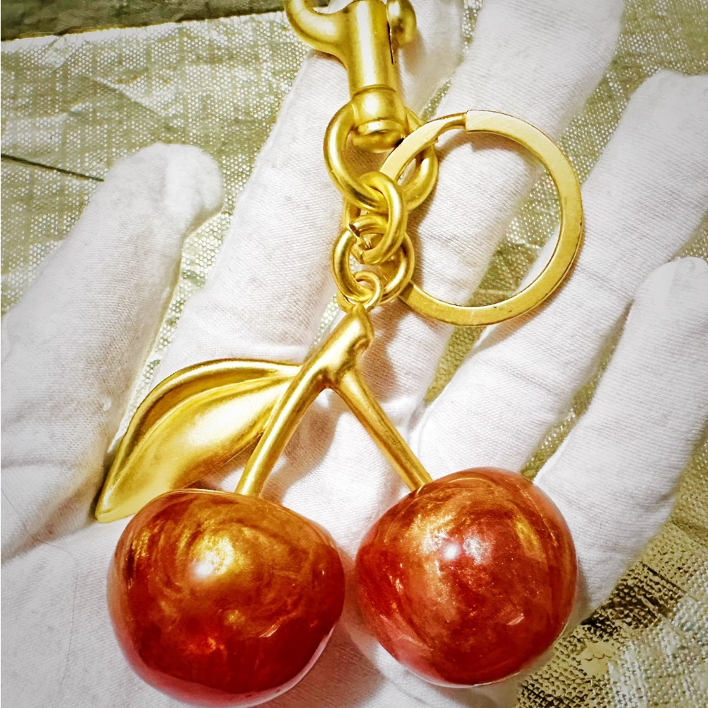 Rare Gold and orange Cherry Keychain - Picture 7 of 7